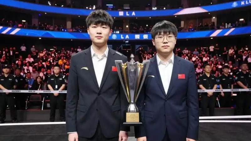 s16vivo是什么梗?英雄联盟圈内动态里的设备与赛事话题